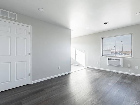 4th image of 636 Hillrose Ave #C
