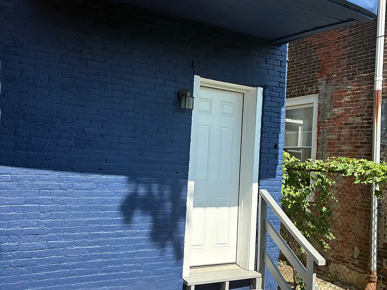 1322 W Victoria St — Photo 17
