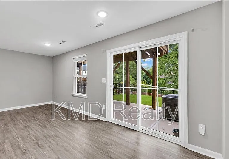 2611 Grantham Place Dr — Photo 8