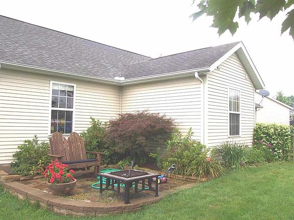 2nd image of 1212 W Aspen Ct