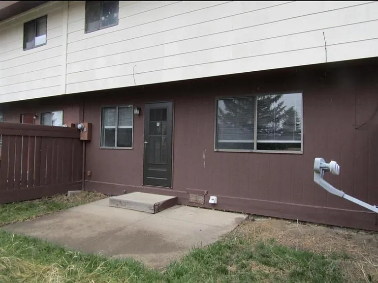 627 Willow Creek Ct — Photo 12