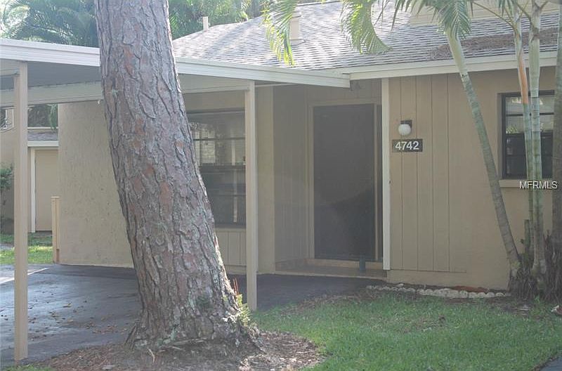 1st image of 4742 Village Gardens Dr