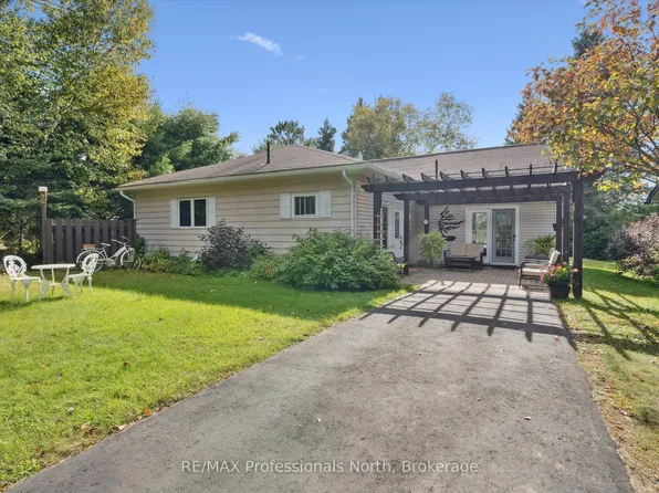 166 Lakeview Ave, Kearney, ON P0A 1M0