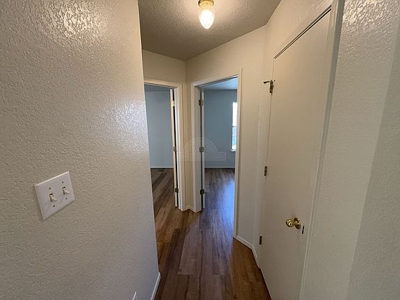 3rd image of 621 Deloris Dr