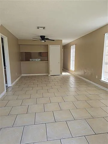 64 Carriage Ln #D — Photo 3