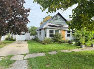 207 Beech St E, Three Oaks, MI 49128