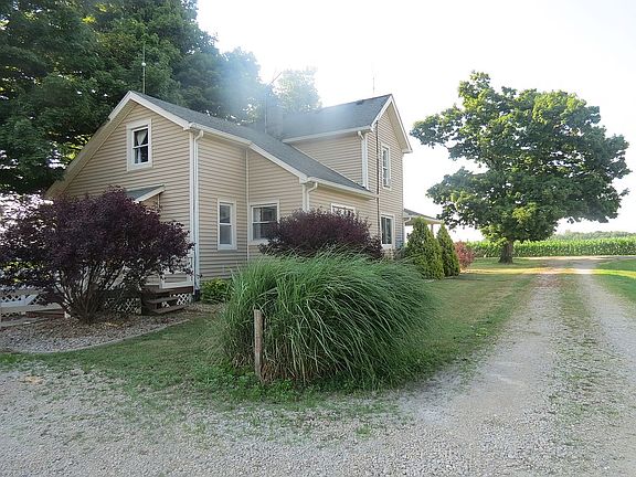 3rd image of 561 E County Road 500 S
