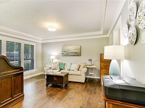 5th image of 4445 Laren Ln