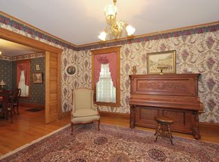 125 W Franklin St, Wheaton, IL 60187