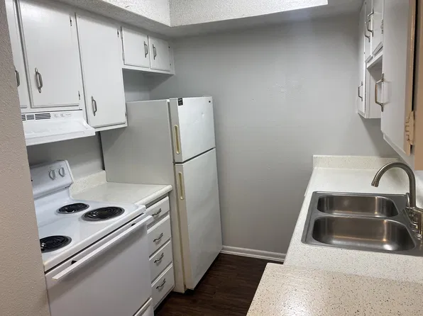 Marbach Manor Apartments
