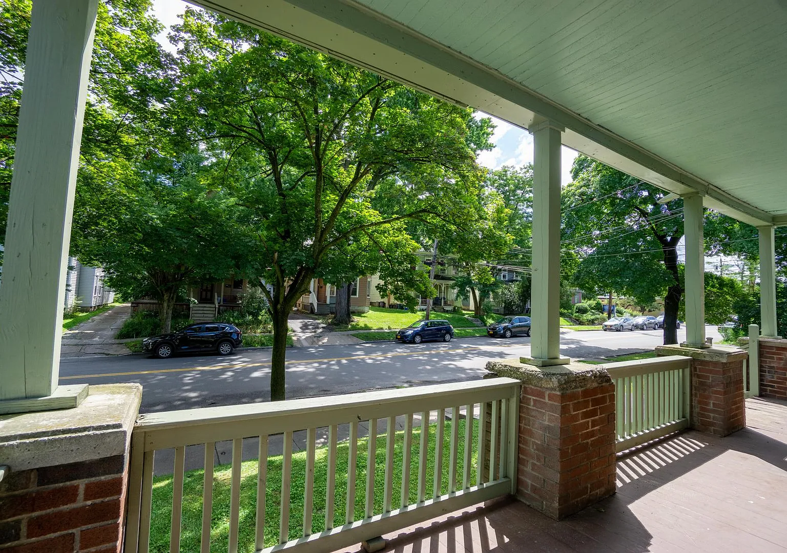 450 Westcott Apt 1 - Avail 8/1/2027 - Close to Shops, Eateries and Buses — Photo 1