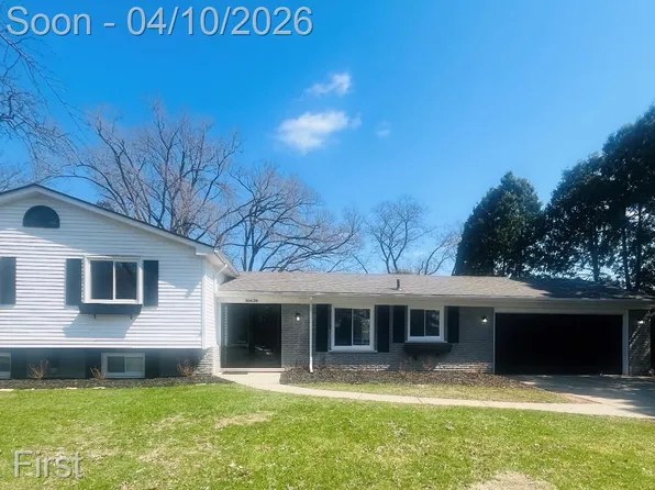 36626 Chatham Ct, Clinton Township, MI 48035