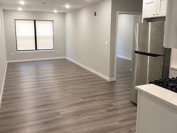 4th image of 135 Beech St #203