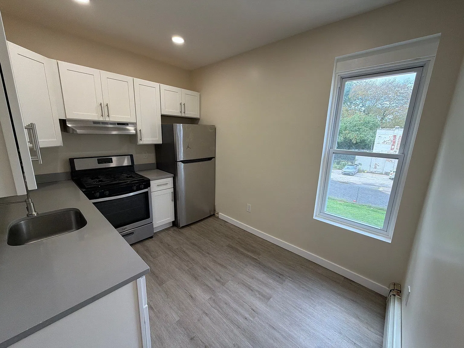 3 bed, $1,800 — Photo 4