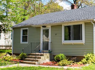 12 Point Dr N, Lake Peekskill, NY 10537