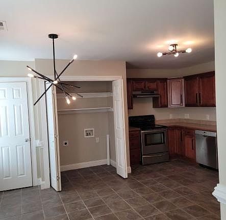 5th image of 2051A Cambria Dr