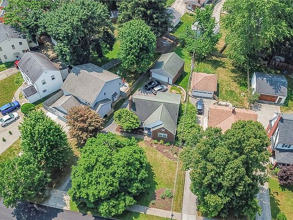 5th image of 2320 Chestnut Blvd