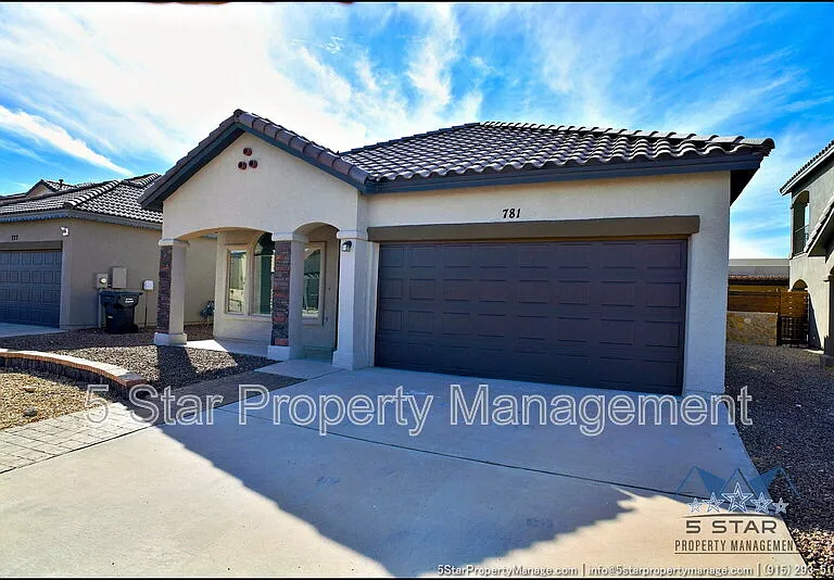 781 Croxdale St — Photo 4