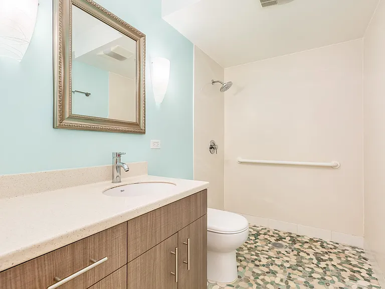 1323 Makiki St #A112 — Photo 13