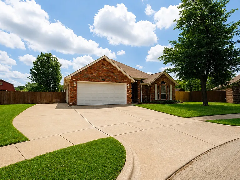 7708 Chandler Ct — Photo 1