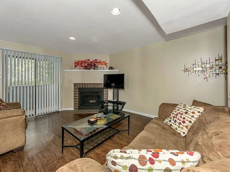 Pecan Ridge — Photo 10