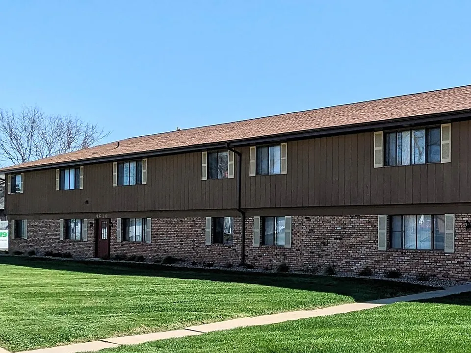 4610 Tama St SE #8
