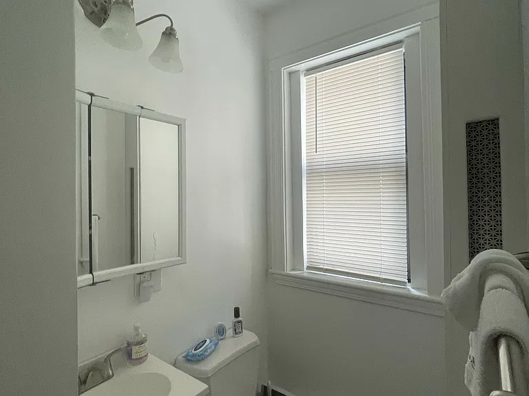 51 Queensberry St #10 — Photo 7