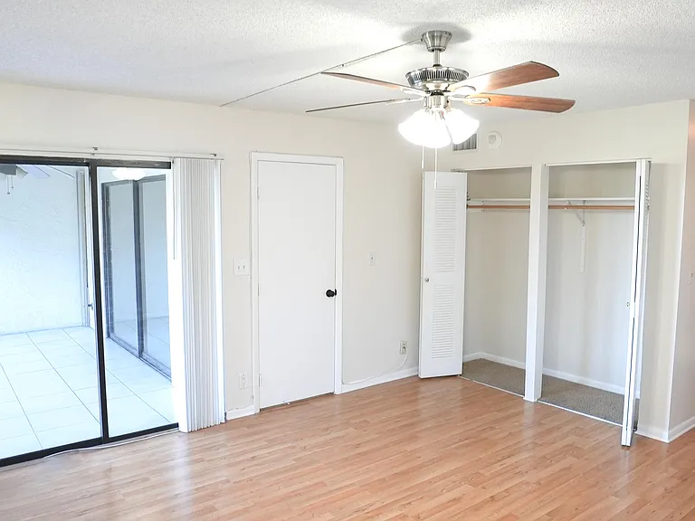 2112 S Cypress Bend Dr #404 — Photo 13