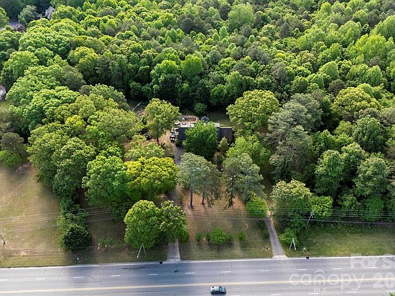 3rd image of 3110 Robinwood Rd