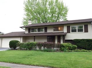 233 Trowbridge Rd, Elk Grove Village, IL 60007