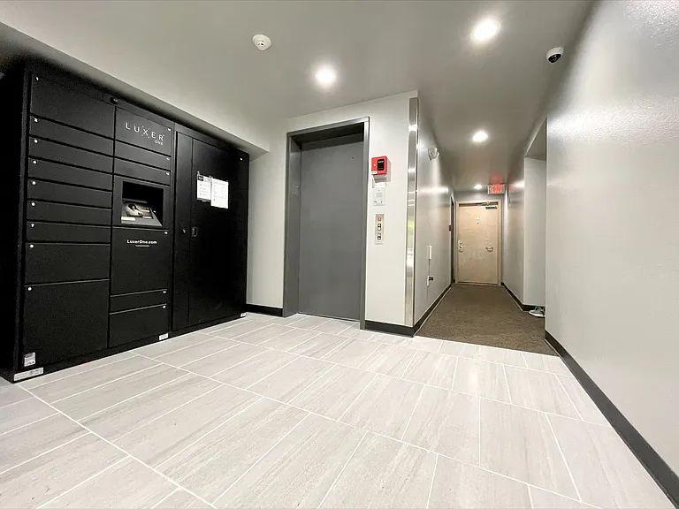 Interlake Place — Photo 14