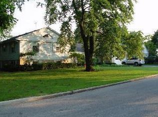 130 Whitebridge Ln, Winnetka, IL 60093