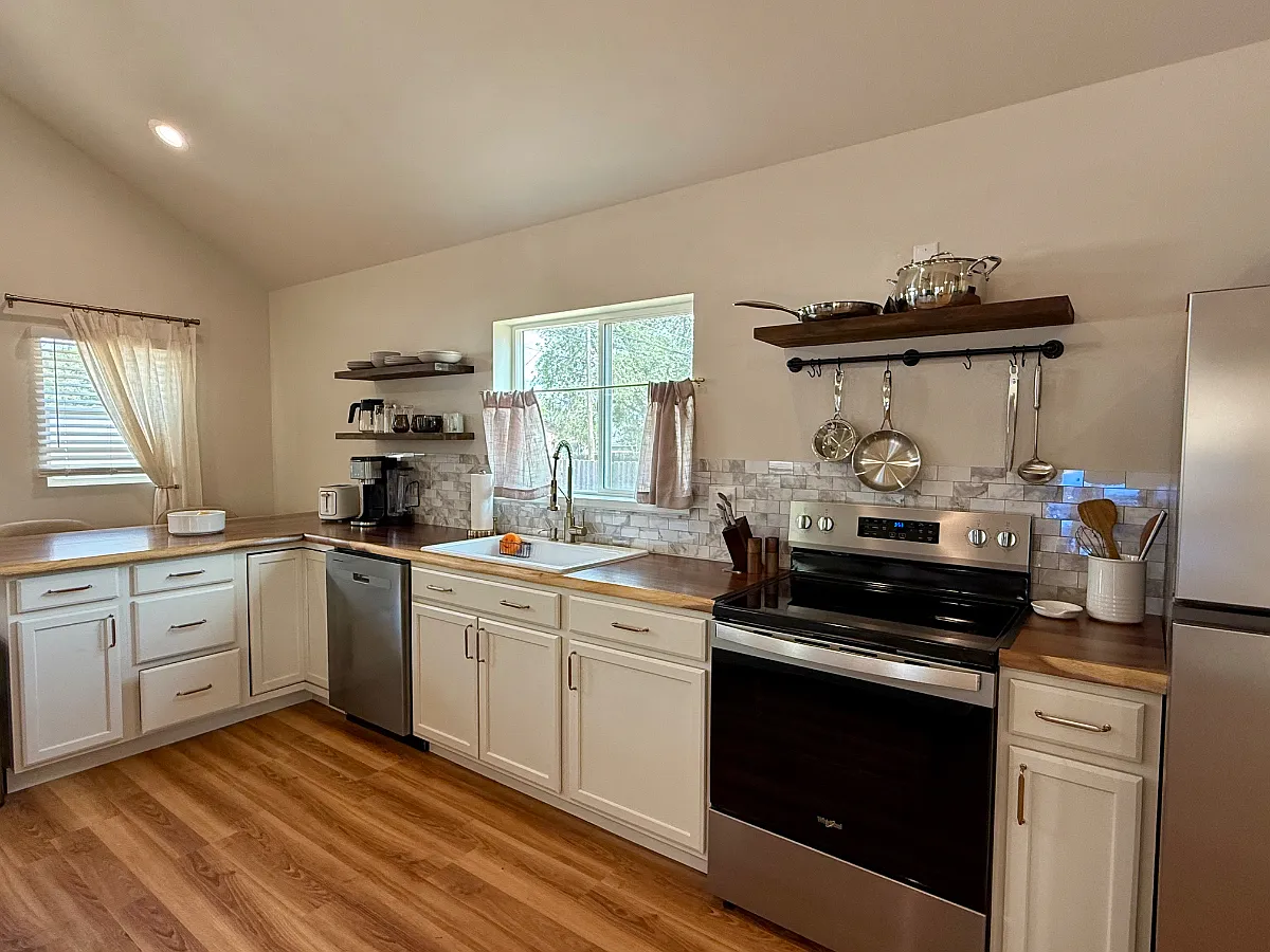 1 bed, 648 sqft, $2,445 — Photo 3
