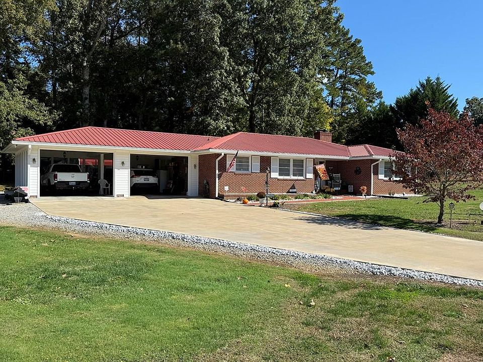 1st image of 105 Pine Tree Ln