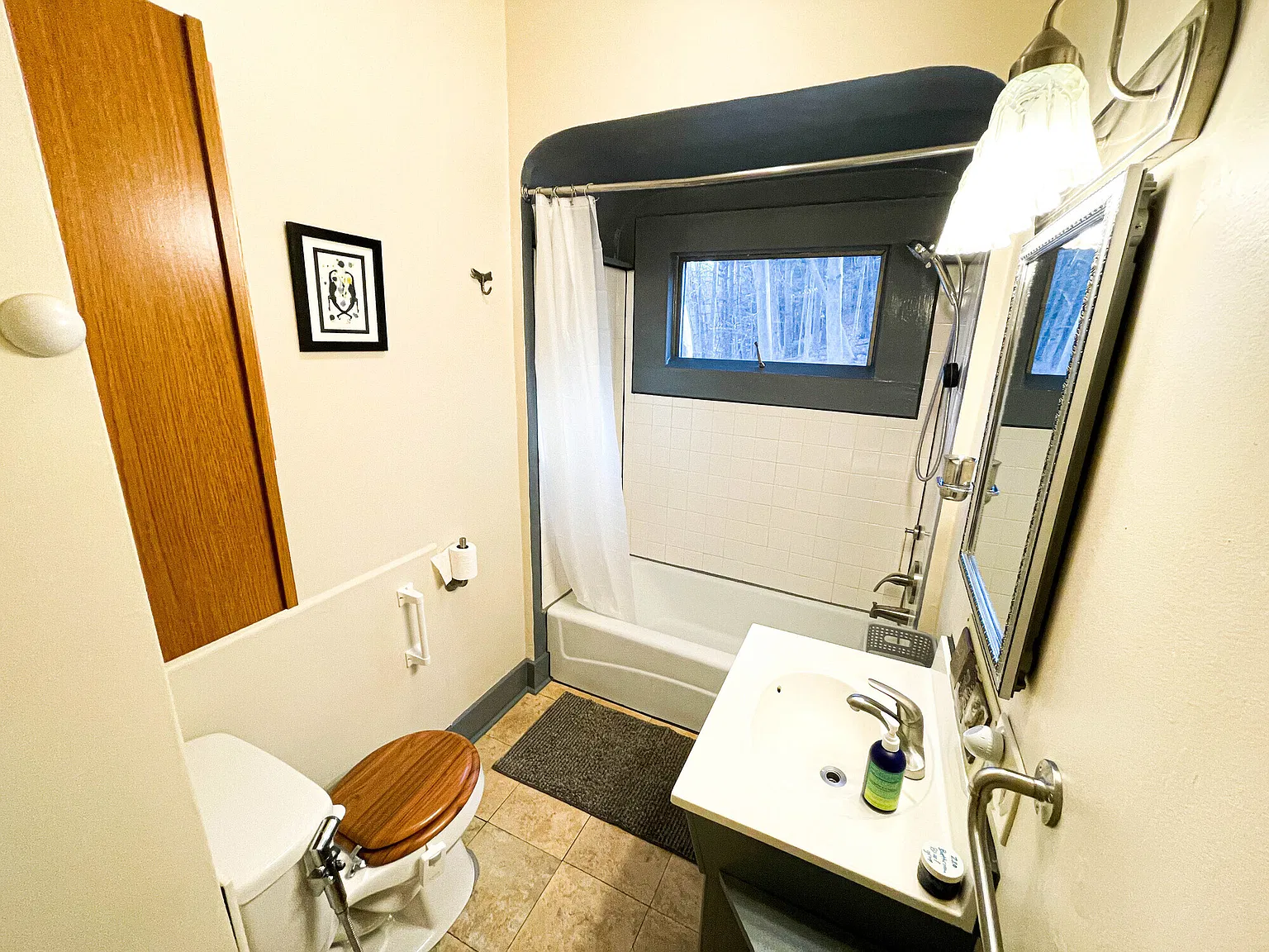 Live in this Beautiful Private 3 Bdrm Tree House Dec 2026 - Feb 2027 — Photo 3