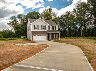 165 Sprucewood Ct #64, Advance, NC 27006
