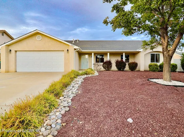 4902 Sandalwood Dr, Farmington, NM 87402