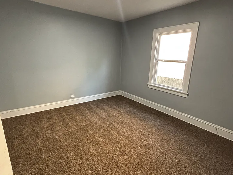 837 Leonard St — Photo 8