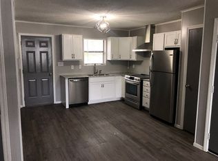 100 Ravenwood Dr, Jacksonville, NC 28546
