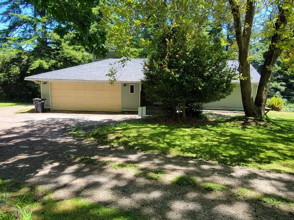 16870 Thompson Rd, Brookings, OR 97415
