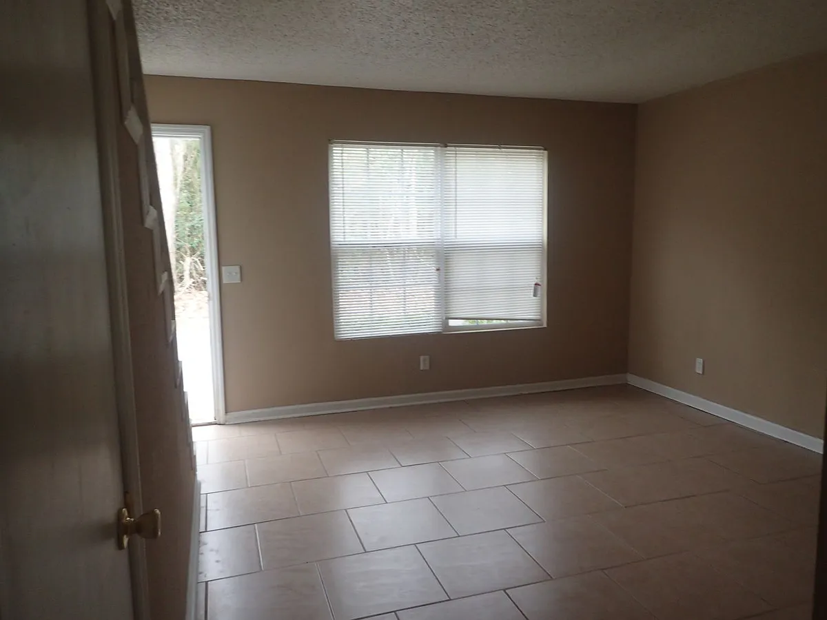 Building Photo - 1305 Breckenridge Dr #11