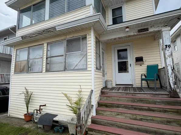70 J St, Hull, MA 02045