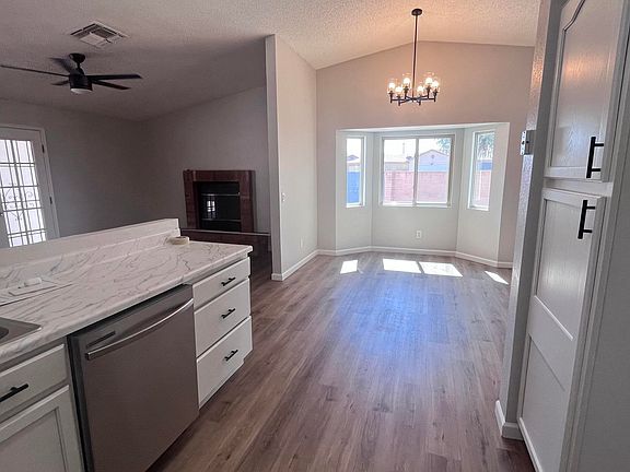 2nd image of 1910 W Cabernet Dr