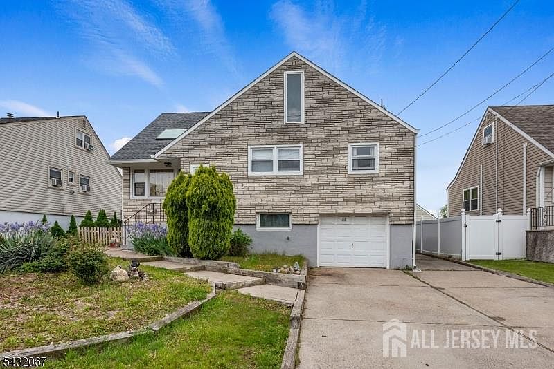 1st image of 34 Glenwood Ter