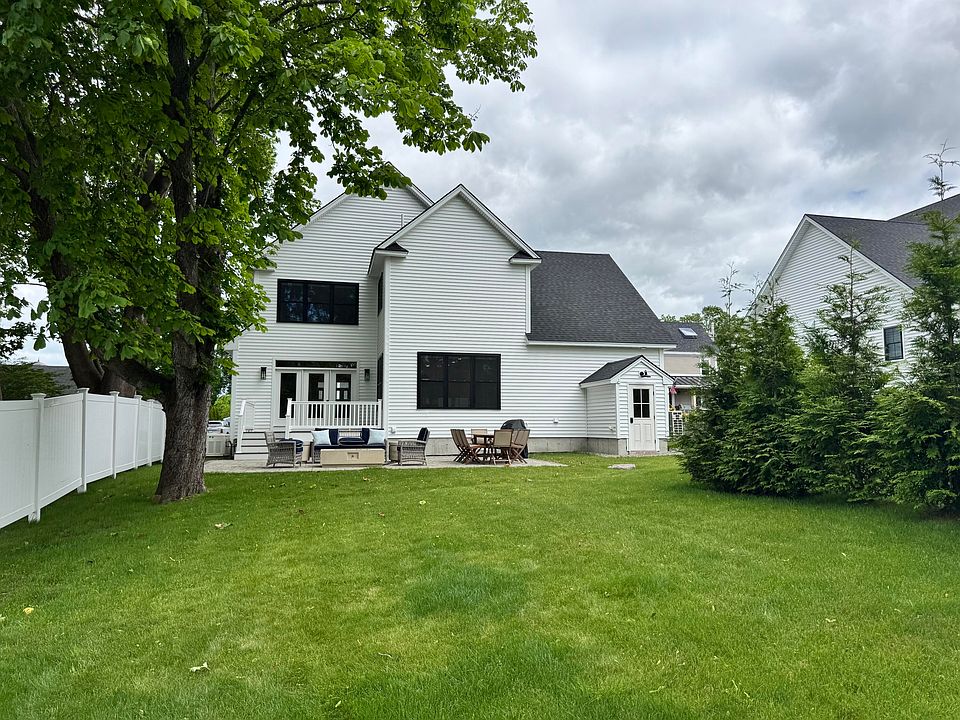20 Chase Hill Road, Kennebunk, ME 04043 | Zillow