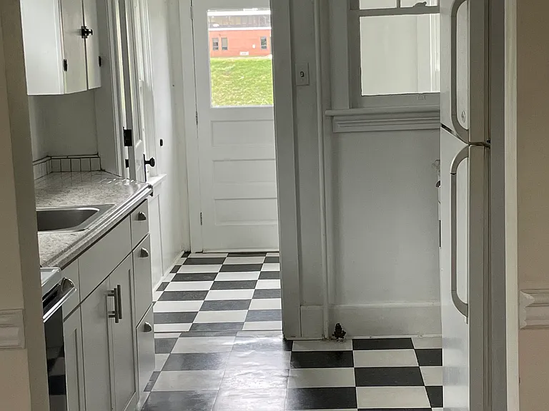 205 W Mahoning St — Photo 9