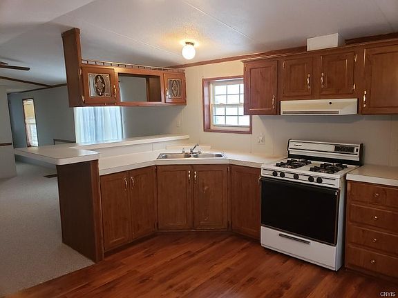 5th image of 9 Northwood Cir