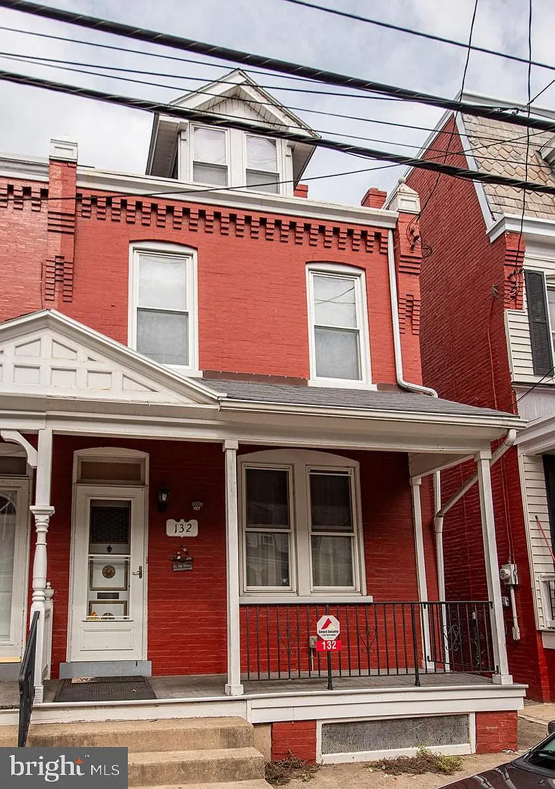 132 Coral St photo 1