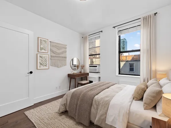 152 Thompson Street image 1 of 13