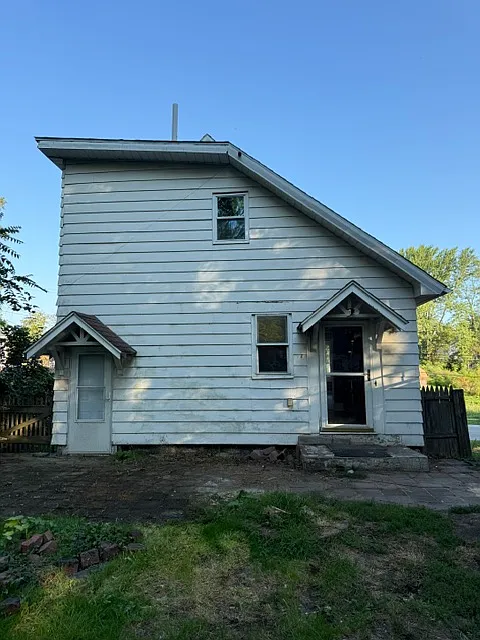 4 bed, 1158 sqft, $1,600 — Photo 2